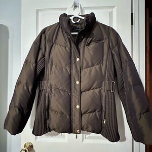 Portrait: Women's Brown Quilted Jacket